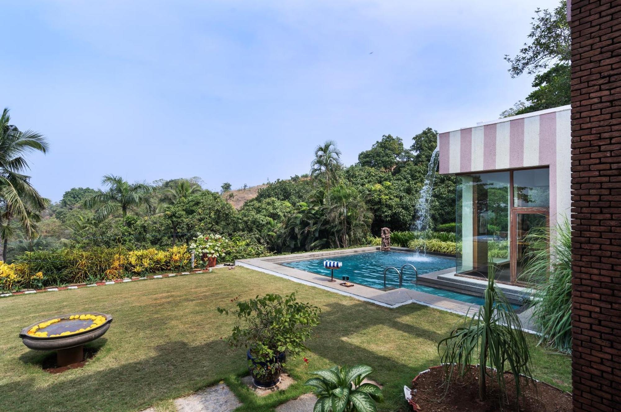 Saffronstays Pride Rock Mandve Exterior foto