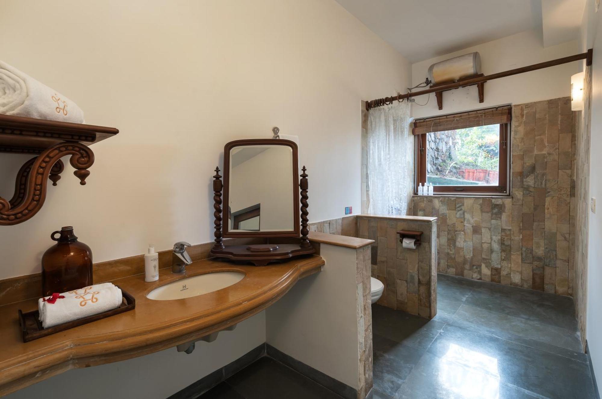 Saffronstays Pride Rock Mandve Exterior foto
